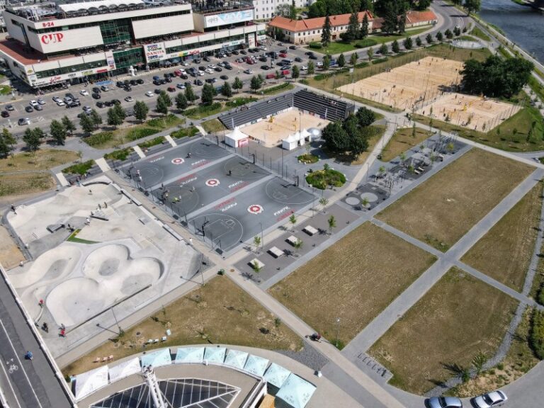 Baltojo tilto aikštynas iš oro