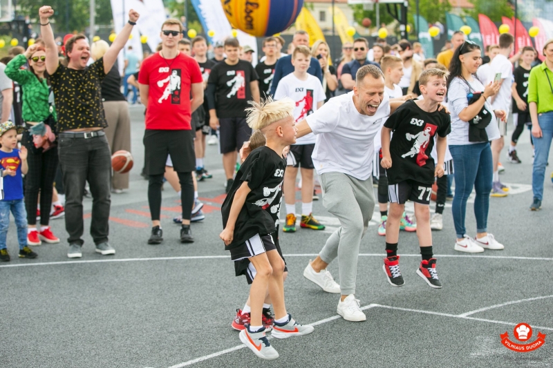 Sostinės krepšinio mokykla kviečia į 3x3 krepšinio turnyrą prie Baltojo tilto.